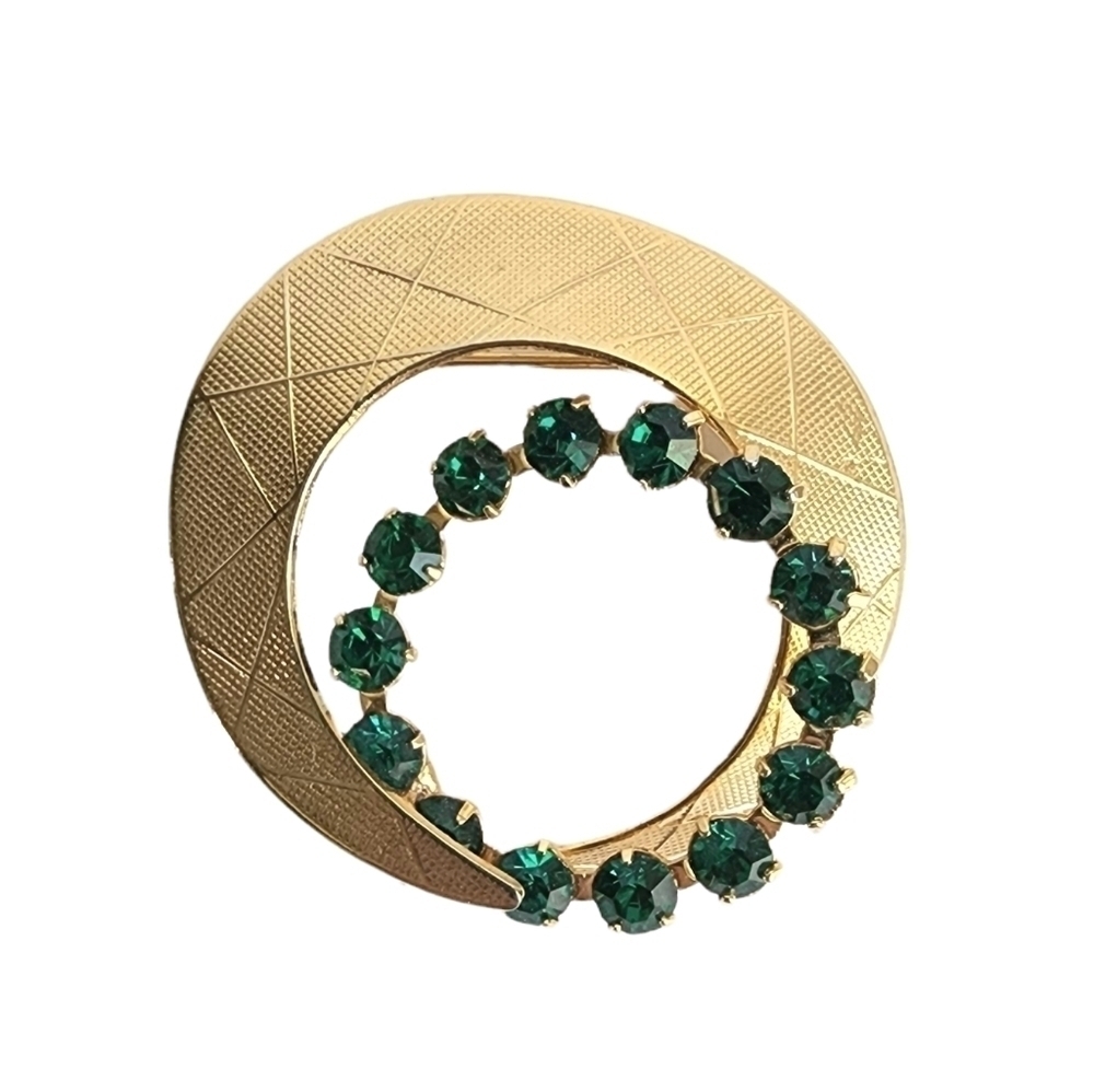 Vintage Green Rhinestones Brooch Gold Tone Circle Round Pin 60s Estate Piece